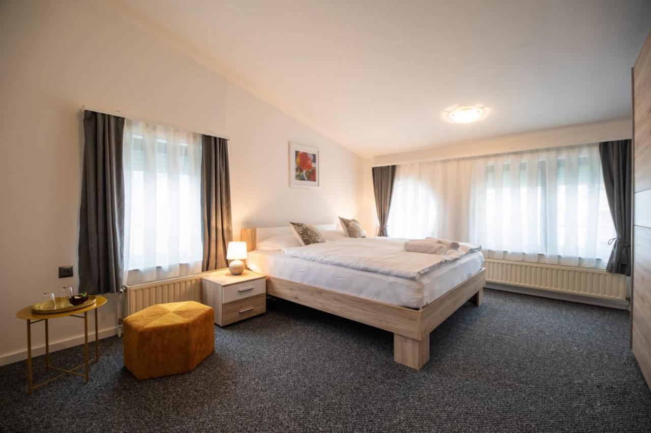 Four Roses Bed and Breakfast Zagreb Eksteriør billede